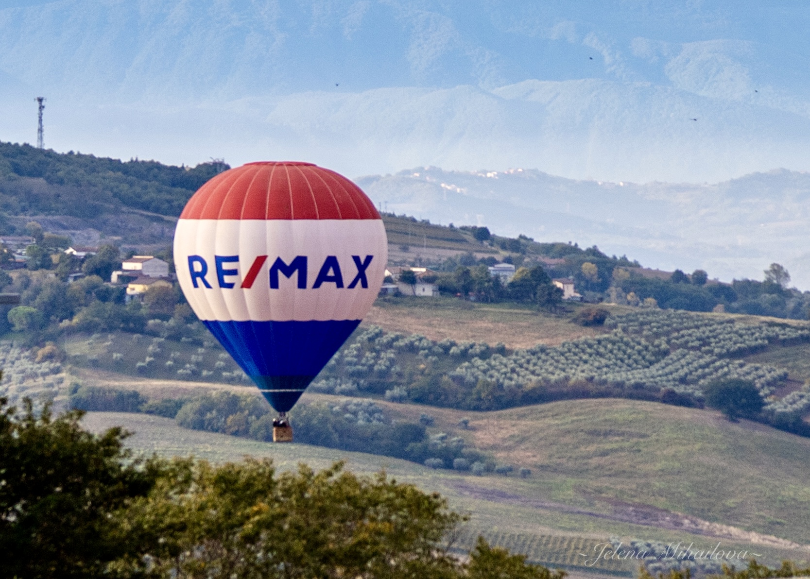 RE/MAX