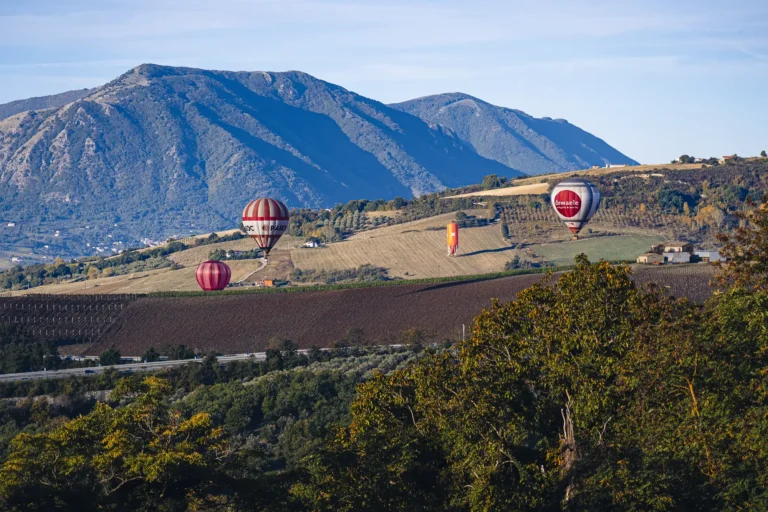 Fragneto Monforte Balloon Festival 2025, domenica 12 ottobre: mongolfiere a Fragneto Monforte