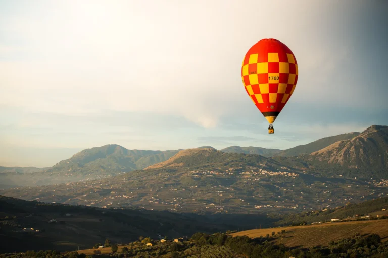 Fragneto Monforte Balloon Festival 2025, venerdì 10 ottobre: mongolfiere a Fragneto Monforte